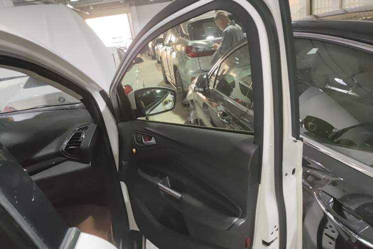 Used Ford Kuga 2019 EcoBoost 180 Two-Wheel-Drive Titanium Plus Model China V Standard
