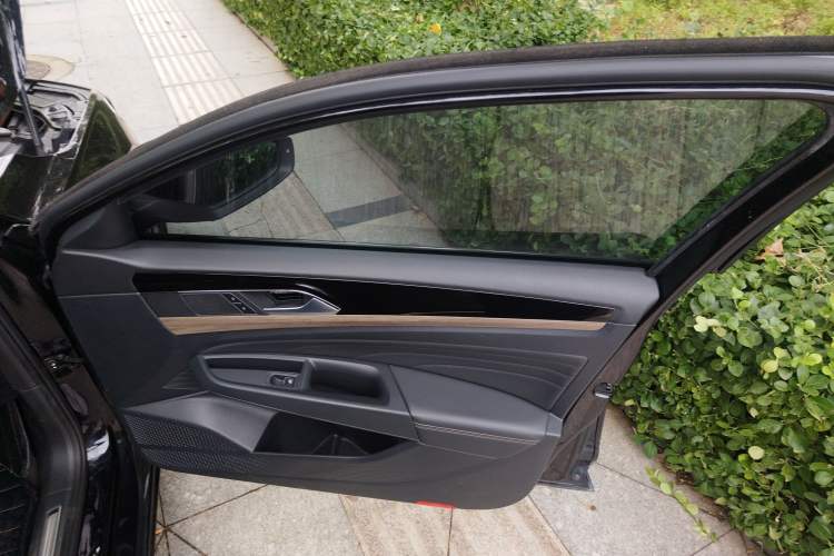 Used Volkswagen Passat 2019 330TSI Luxury Edition China VI Standard
