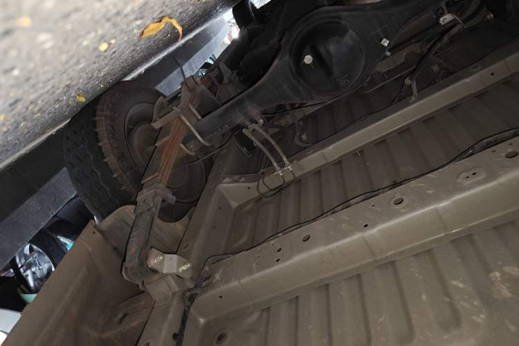 Used Wuling Yangguang 2024 300km Comfort-Grade Passenger Van 60kW