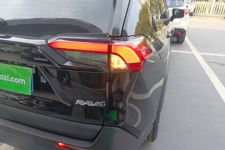 Used Toyota RAV4 2023 2.0L CVT Two-Wheel Drive Urban Edition
