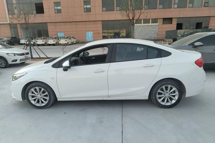 Used Chevrolet Cruze 2017 1.5L Manual Pioneer Edition
