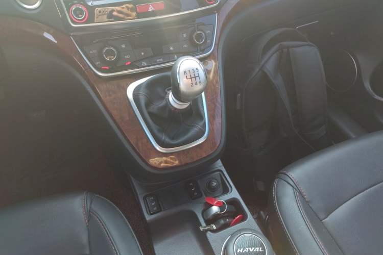 Used Haval H6 2017 Red-Label Sport Edition 1.5T Manual Two-Wheel Drive Elite Model
