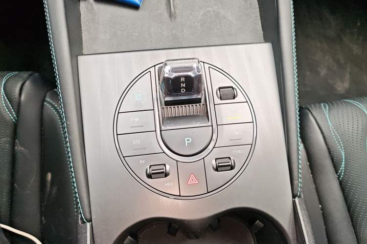 Used BYD Seal 06 New Energy 2025 DM-i Intelligent Drive 120KM Flagship Model
