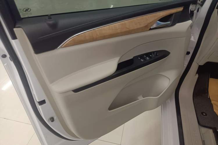 Used Buick GL8 2018 ES 28T Comfort Model China VI Standard
