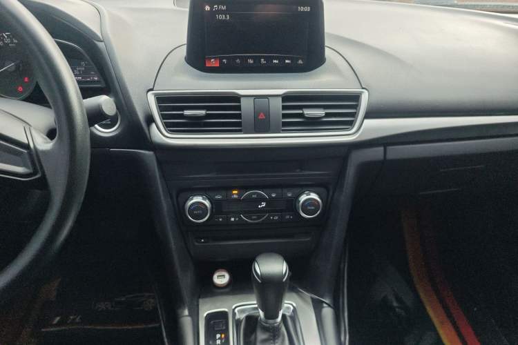 Used Mazda Mazda 3 Axela 2017 Sedan 1.5L Automatic Luxury Model Emission Standard China V
