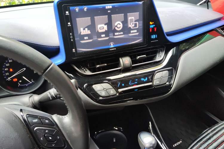 Used Toyota IZOA 2020 2.0L Yichi Version
