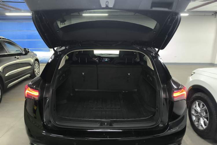 Used Buick Envision 2022 Facelift Encore S 552T Two-Wheel-Drive Luxury Model
