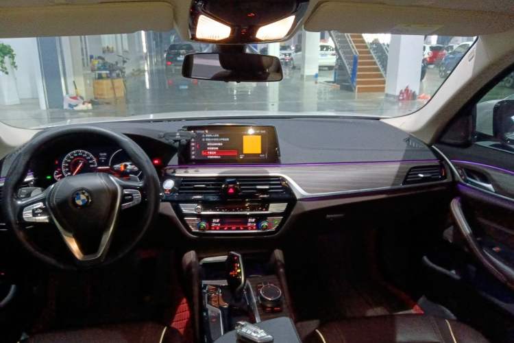 Used BMW 5 Series 2019 530Li Luxury Edition Premium Package
