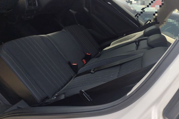 Used Volkswagen Tiguan L 2022 330TSI Automatic Two-Wheel Drive Comfort Edition
