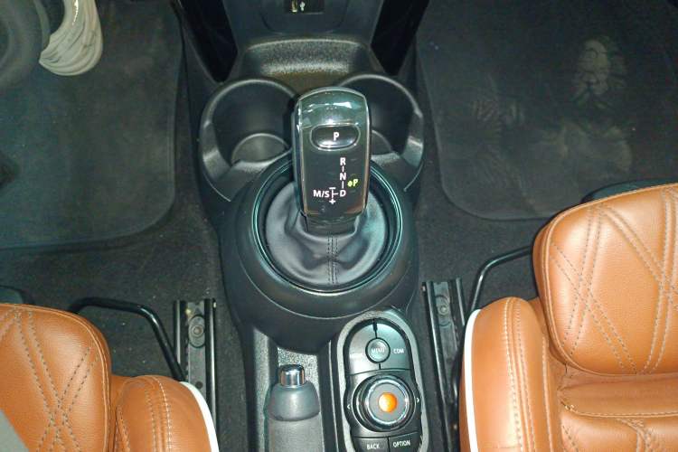 Used  MINI 2018 1.5T COOPER CABRIO Artist