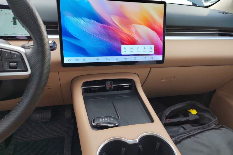 Used  E5 PLUS 2025 165 km Long-Range Version PLUS 7-Seater