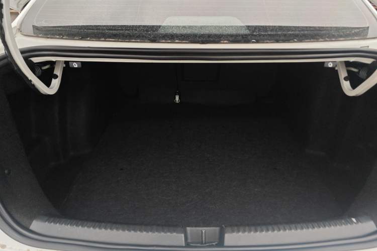 Used Volkswagen Sagitar 2018 1.6L Automatic Fashion Model
