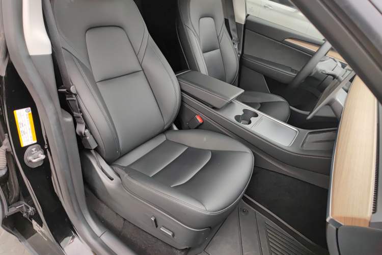 Used Tesla Model Y 2022 Rear-Wheel-Drive Version
