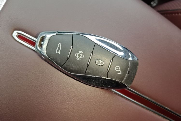 Used Hongqi HS7 PHEV 2024 2.0T PHEV Four-Wheel Drive Flagship Edition 7 Seats