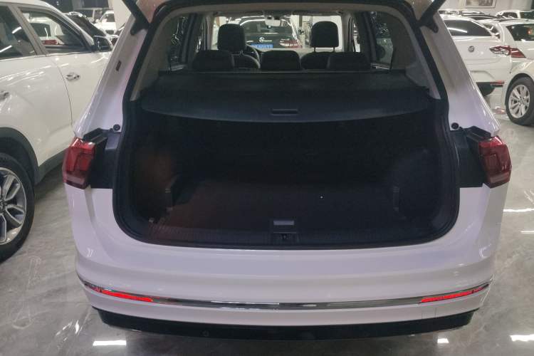 Used Volkswagen Tiguan L 2021 330TSI Automatic Two-Wheel Drive R-Line Enhanced Edition
