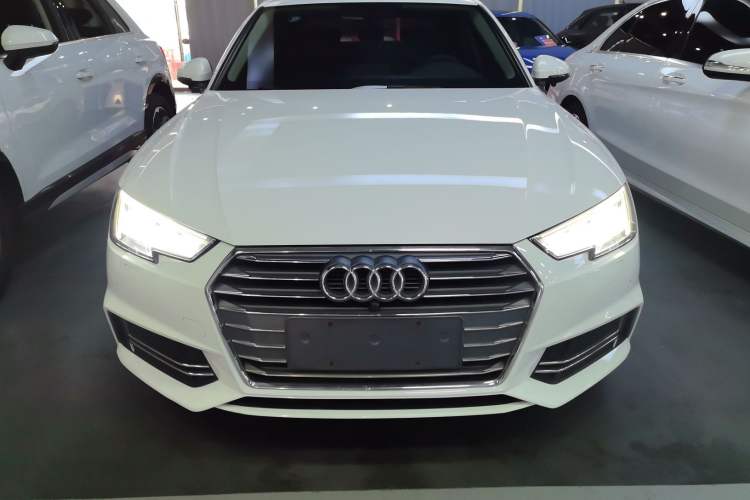 Used Audi A4L 2018 30th Anniversary Edition 40 TFSI Fashion Model
