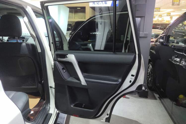 Used Toyota Prado 2018 3.5L Automatic TX-L with Rear-Mounted Spare Tire
