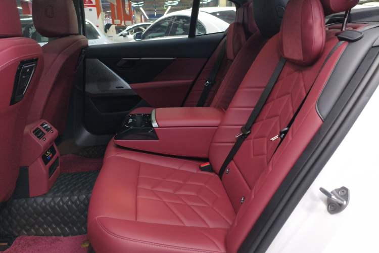 Used BMW 5 Series 2024 530Li Leading Model M Sport Package