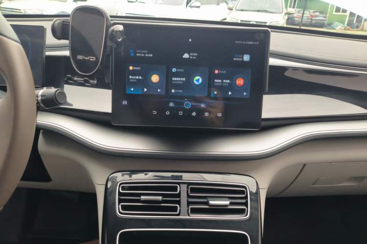 Used BYD Qin PLUS 2023 Champion Edition DM-i 120KM Leading Model
