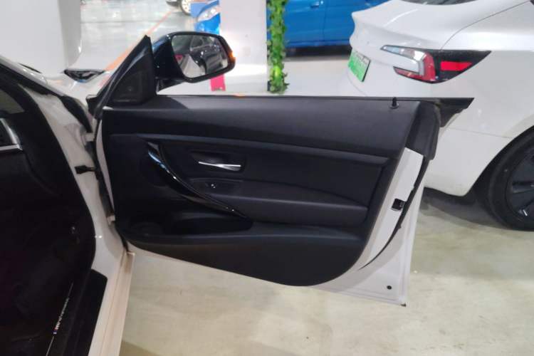 Used BMW 3 Series GT 2018 320i Sport Edition
