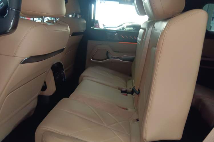 Used  Leopard 8 2025 Smart & Brave Flagship Edition 7 Seats
