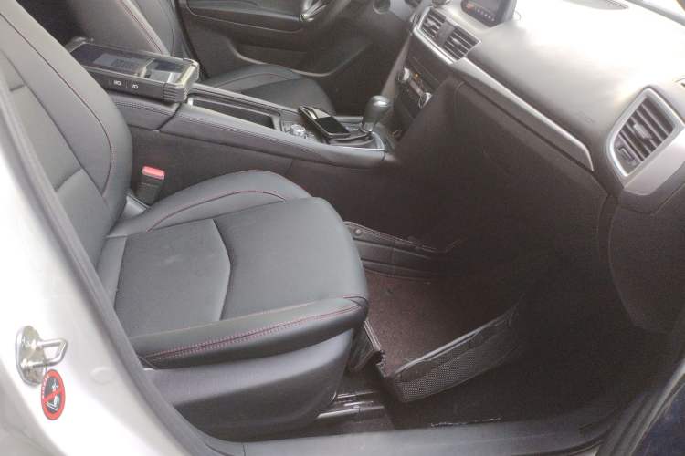 Used Mazda Mazda 3 Axela 2019 Cloud-Controlled Sedan 1.5L Automatic Luxury Model China VI Standard