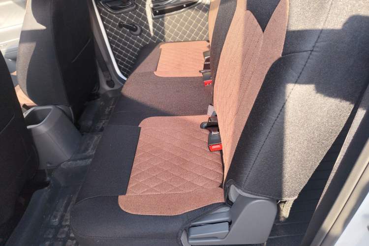 Used Wuling Hongguang New Energy 2025 Extended-Range Hybrid 50 km Standard Version
