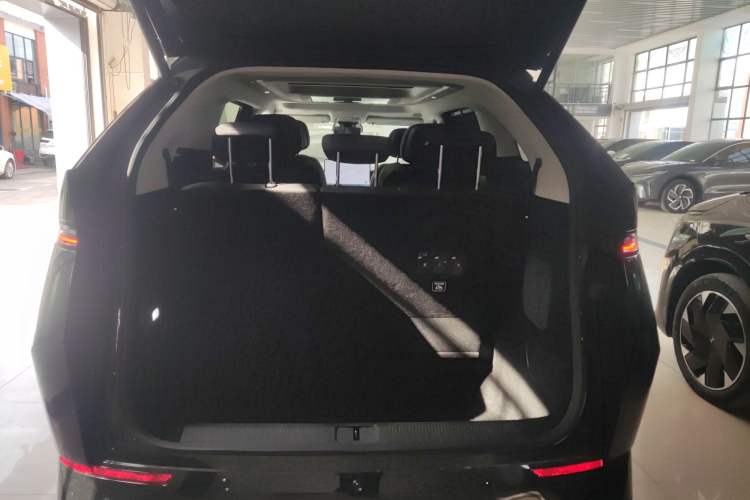 Used XPeng X9 2024 702 Ultra-Long Range Max