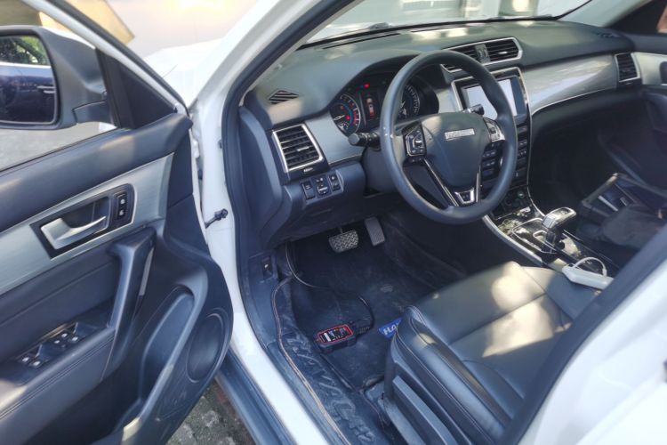 Used Haval H2 2018 1.5T Dual-Clutch Two-Wheel Drive Fashion Model China VI Standard
