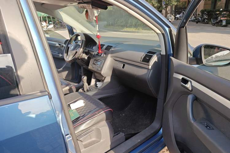 Used Volkswagen Touran 2013 1.4T Manual Fashion Edition 5 Seats
