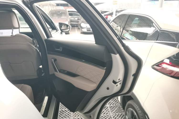 Used BYD Tang New Energy 2024 DM-i Glory Edition 112KM Flagship Model
