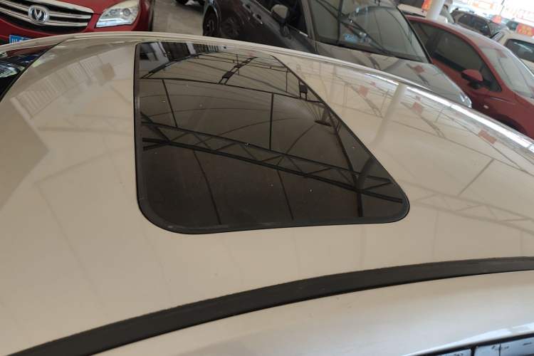 Used Geely Auto Emgrand 2017 Sedan Million Edition 1.5L Manual - Upward Version
