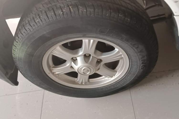 Used Haval H5 Classic 2013 Zhizun Edition 2.0L Manual Two-Wheel Drive Entry-Level Model
