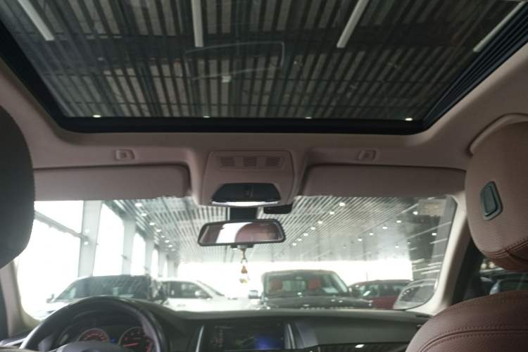 Used BMW 5 Series 2017 525Li Leading Model
