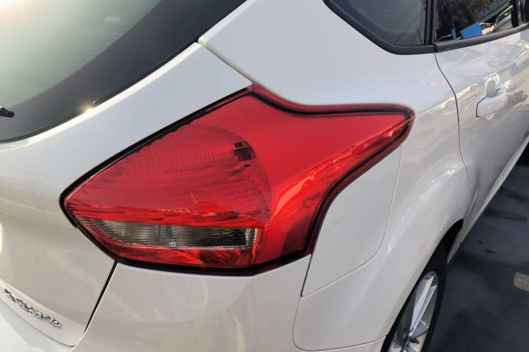 Used Ford Focus 2015 Hatchback 1.6L Automatic Fashion Edition