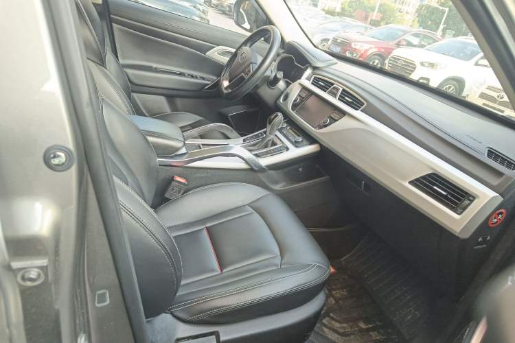 Used Geely Auto Emgrand X7 Sport 2018 1.8TD Automatic Two-Wheel Drive Zhiya Model