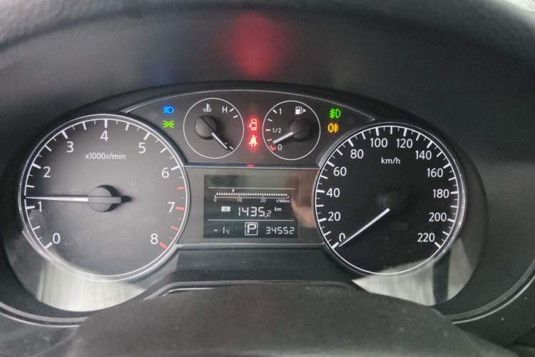 Used Nissan Tiida 2014 1.6L CVT Smart Model