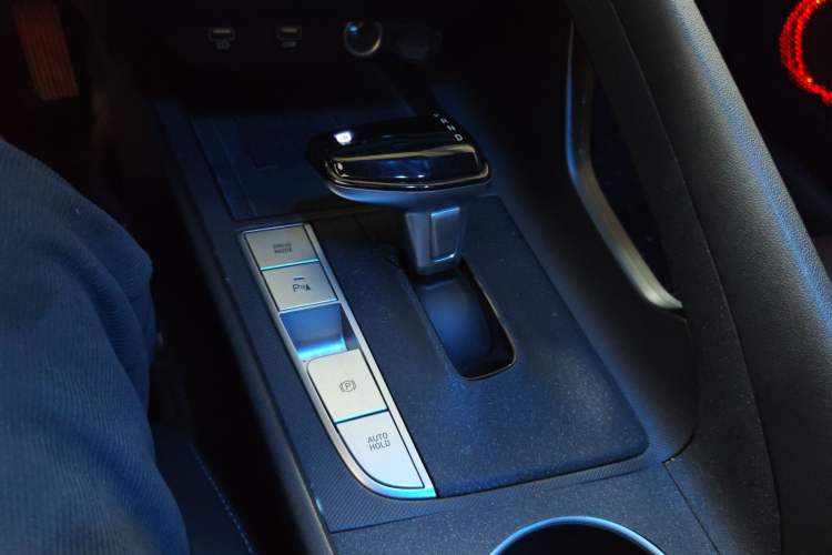 Used Hyundai Elantra 2022 1.5L CVT LUX Prestige Edition
