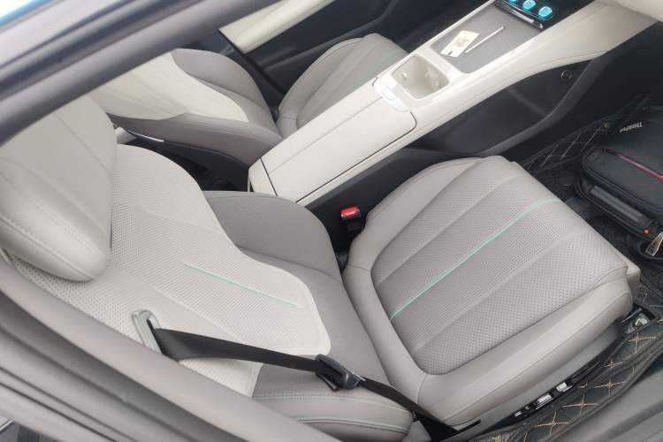 Used  L07 2024 230Max Qiankun Intelligent Driving ADS SE Range-Extended Version