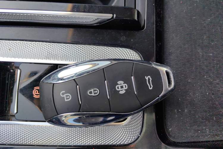 Used Hongqi H5 2024 1.5T DCT Smart Connect Flagship Edition
