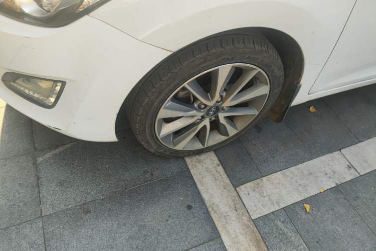 Used Hyundai Elantra 2015 1.6L Automatic Leading Model