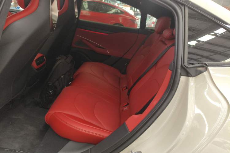 Used  SU7 2024 Four-Wheel Drive Ultra-Long Range Advanced Intelligent Driving Max Edition
