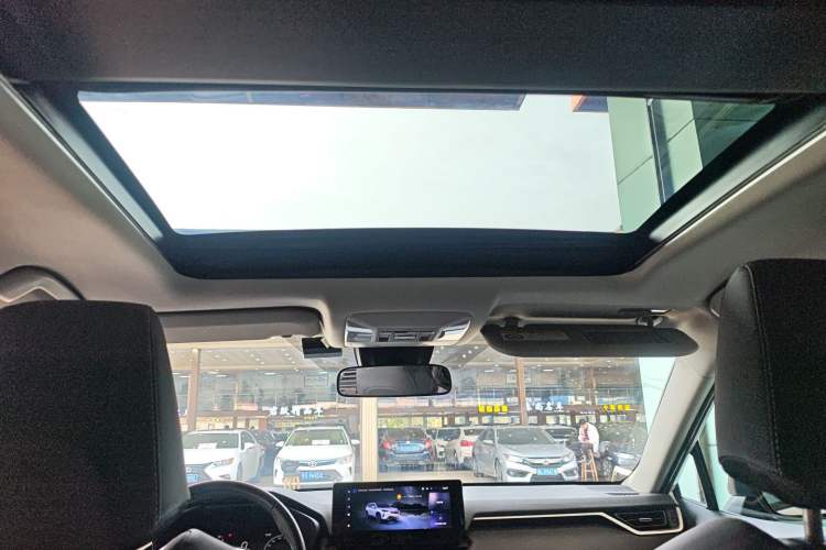 Used Toyota RAV4 2023 2.0L CVT Two-Wheel Drive 20th Anniversary Platinum Edition
