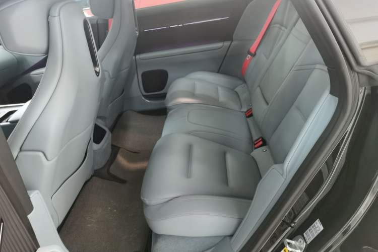 Used  12 2023 700 Three-Laser Rear-Wheel Drive Luxury Edition