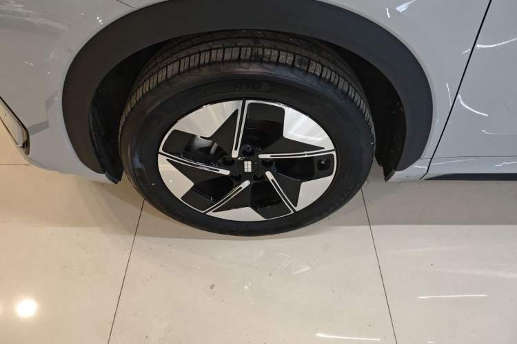 Used  E5 2024 440km Exploration Version