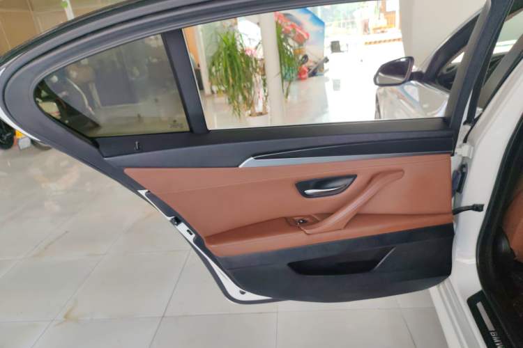 Used BMW 5 Series 2014 520Li Elegant Model
