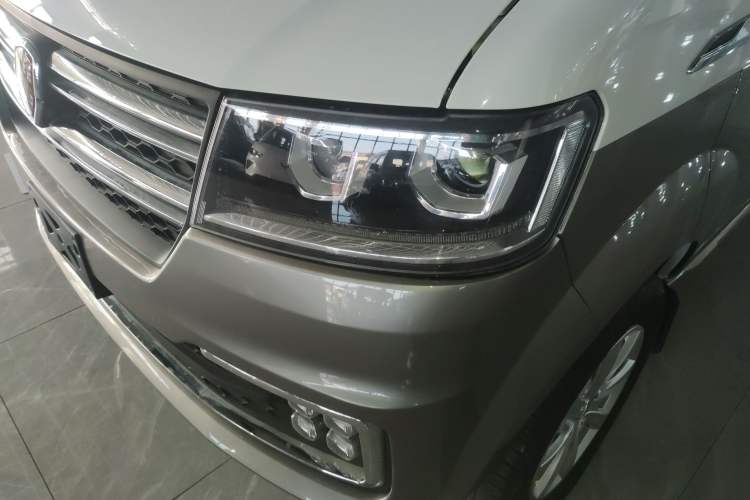 Used Jinbei New Hiace S 2023 1.5L Wealth Edition Van 2/5-Seater Non-Air-Conditioned Version SWC15M