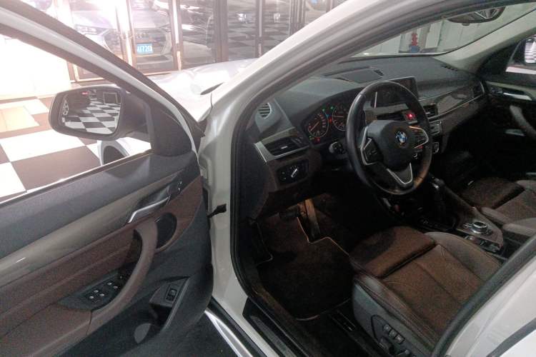 Used BMW X1 2016 sDrive20Li Luxury Model
