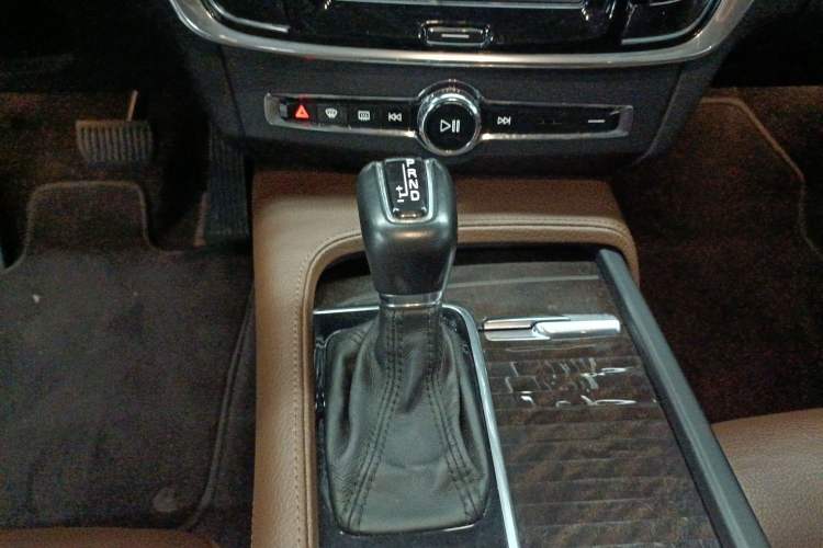 Used Volvo S90 2018 T4 Zhiyuan Edition
