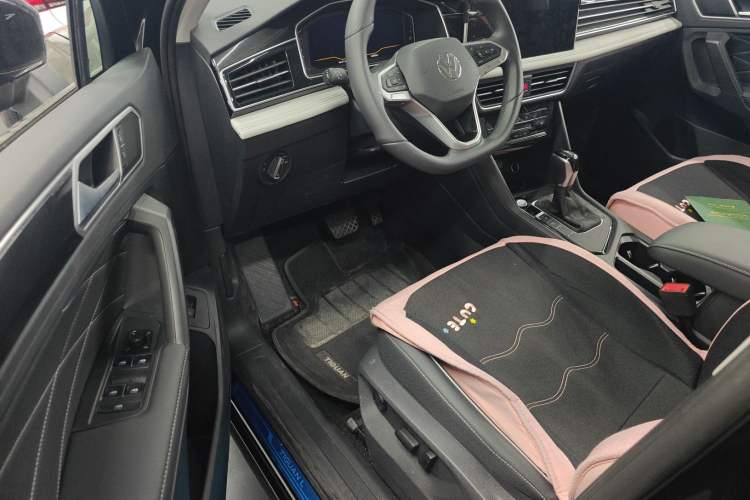 Used Volkswagen Tiguan L 2024 Outstanding Model 300TSI Automatic Two-Wheel Drive Longteng Edition